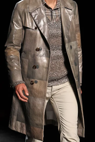 Look 25
